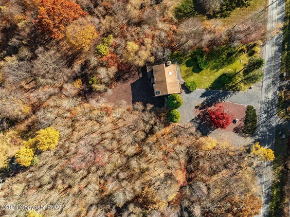 242 Lookout Dr, Albrightsville, PA 18210