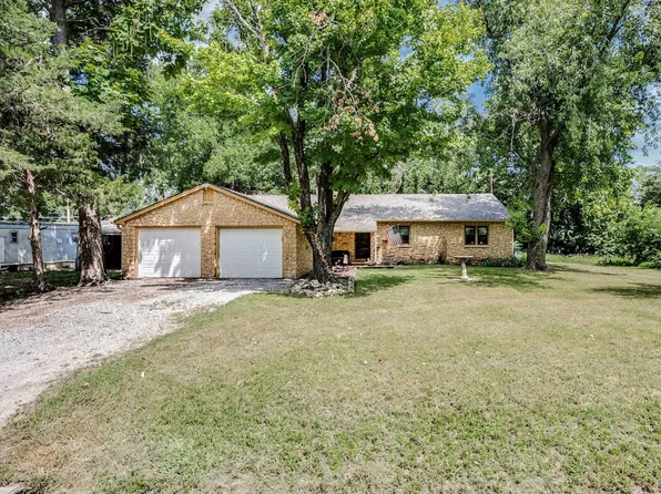 210 N Lincoln St, Belle Plaine, KS 67013