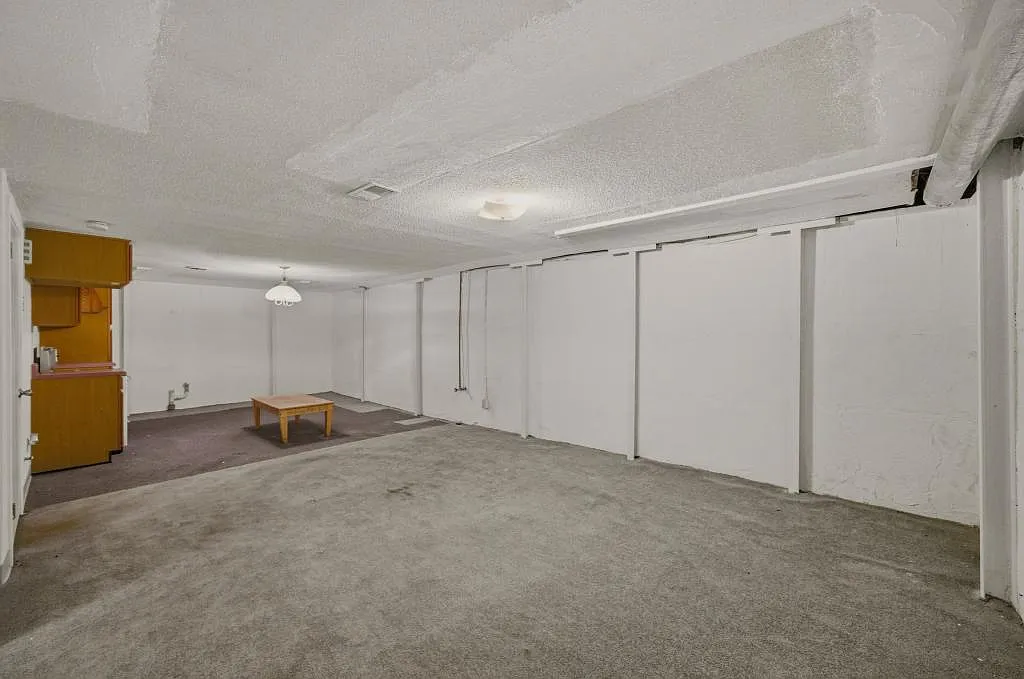 129 West 23rd St S, Unit B — Photo 3