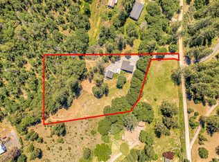 6100 Castle Terrace Dr, Central Pt, OR 97502