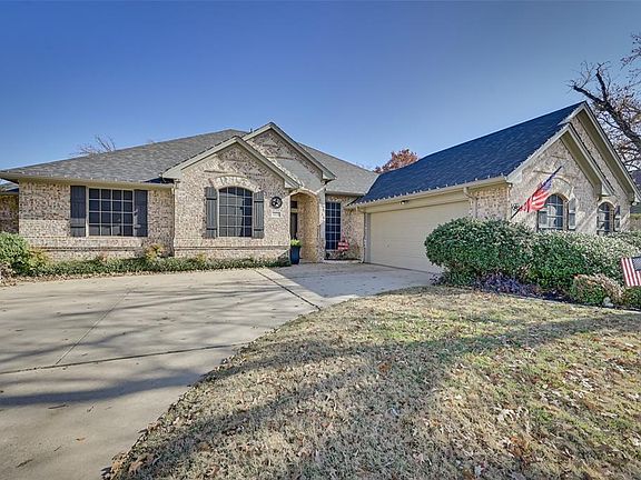 2nd image of 8121 Oak Hollow Dr