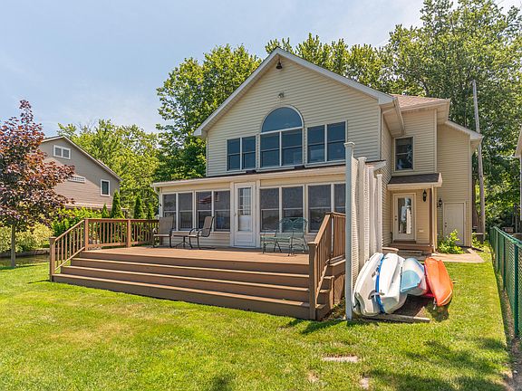2nd image of 11818 Algonquin Dr