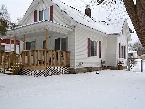 2nd image of 2952 Carr St