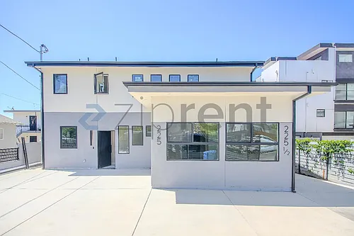 225 N Burlington Ave Photo 1