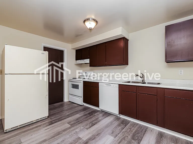 8213 Mount Carmel St — Photo 7