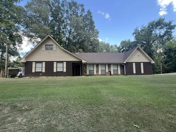 2 Shadow Wood Dr, Vicksburg, MS 39180