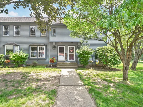 1 Abbott Road #206, Ellington, CT 06029