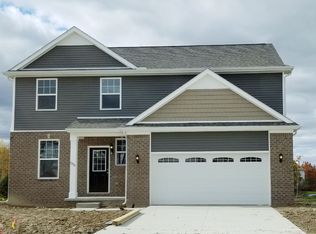 1379 Douglas Fir Dr, Howell, MI 48843