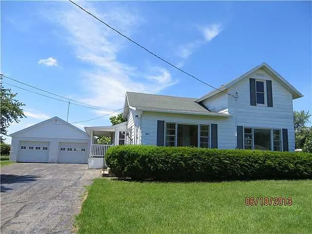 1104 S Lansing St photo 1