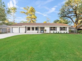 10226 Raritan Dr, Houston, TX 77043