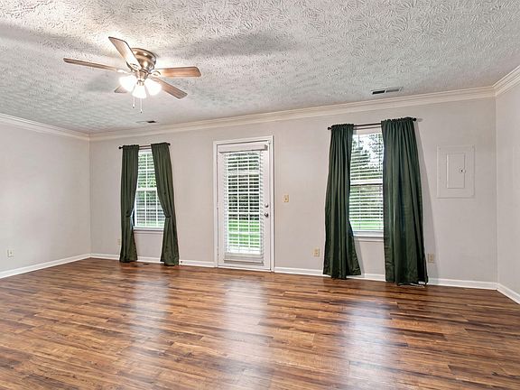 4th image of 120 Crosskey Rd