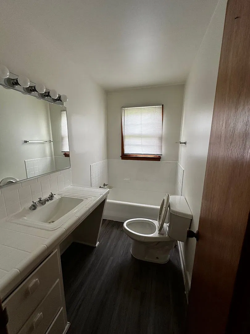 Residence or Office on Corner Lot! — Photo 4