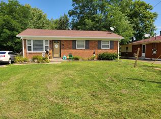 3801 Oakleaf Ln, Louisville, KY