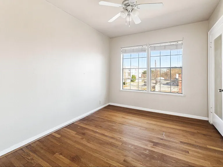 2401 Driscoll St #4 — Photo 3