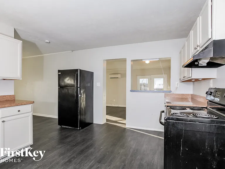 4880 Hardell Dr — Photo 8