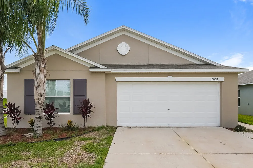 4 bed, 2.0 bath, 1810 sqft, $2,135 — Photo 1