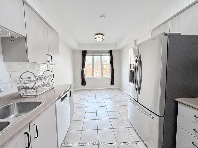 5 Coburg Cres — Photo 5