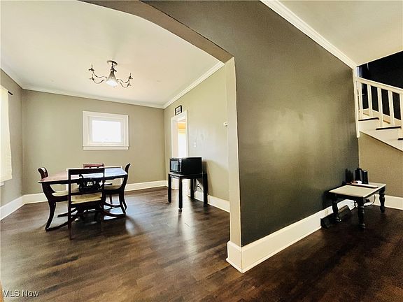 5th image of 528 Richmond Ave