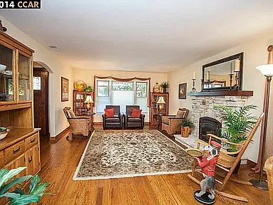 2449 Casa Way — Photo 16