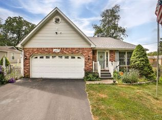 4610 Harris Hill Rd, Williamsville, NY 14221