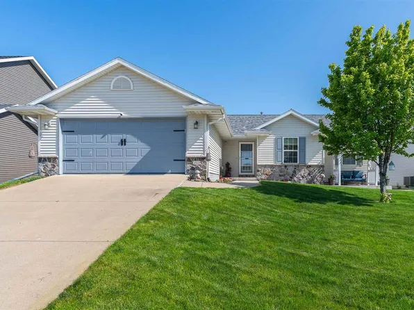 2468 Indigo Dr, Iowa City, IA 52240