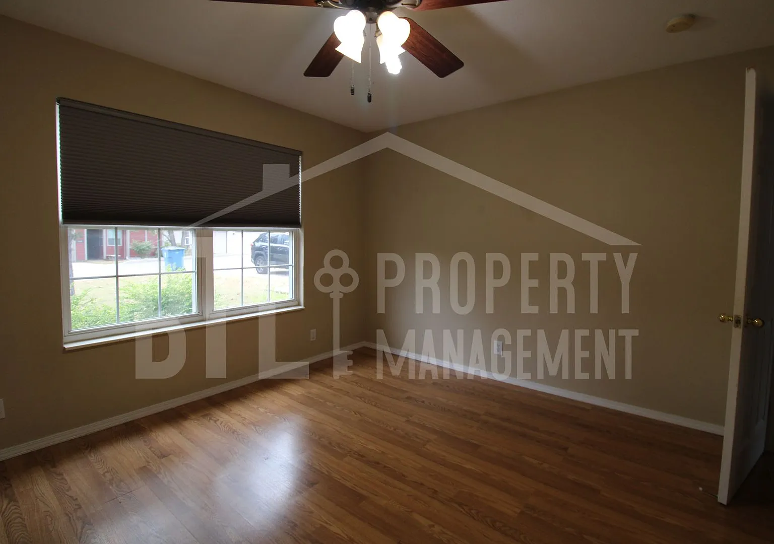 Great Home in The Highlands! — Photo 2