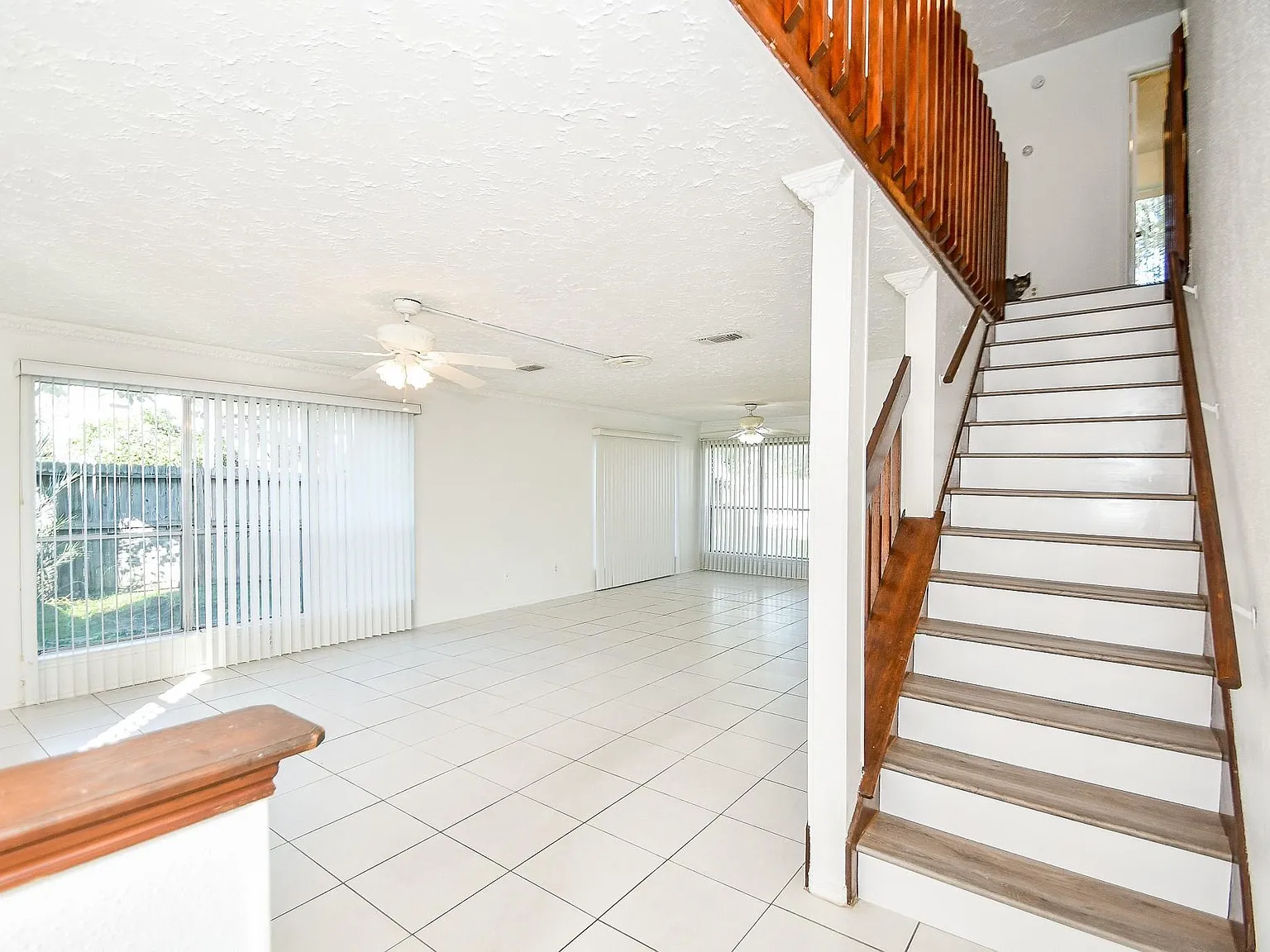 4 bed, 2.5 bath, 2194 sqft, $2,195 — Photo 3