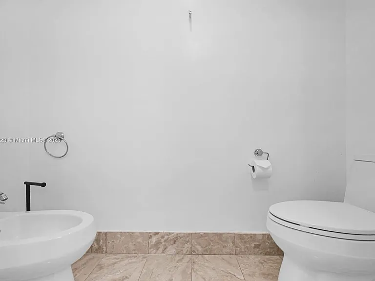 1435 Brickell Ave #3401 — Photo 17