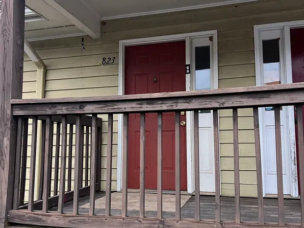 2505 W Broad St APT 823, Athens, GA 30606