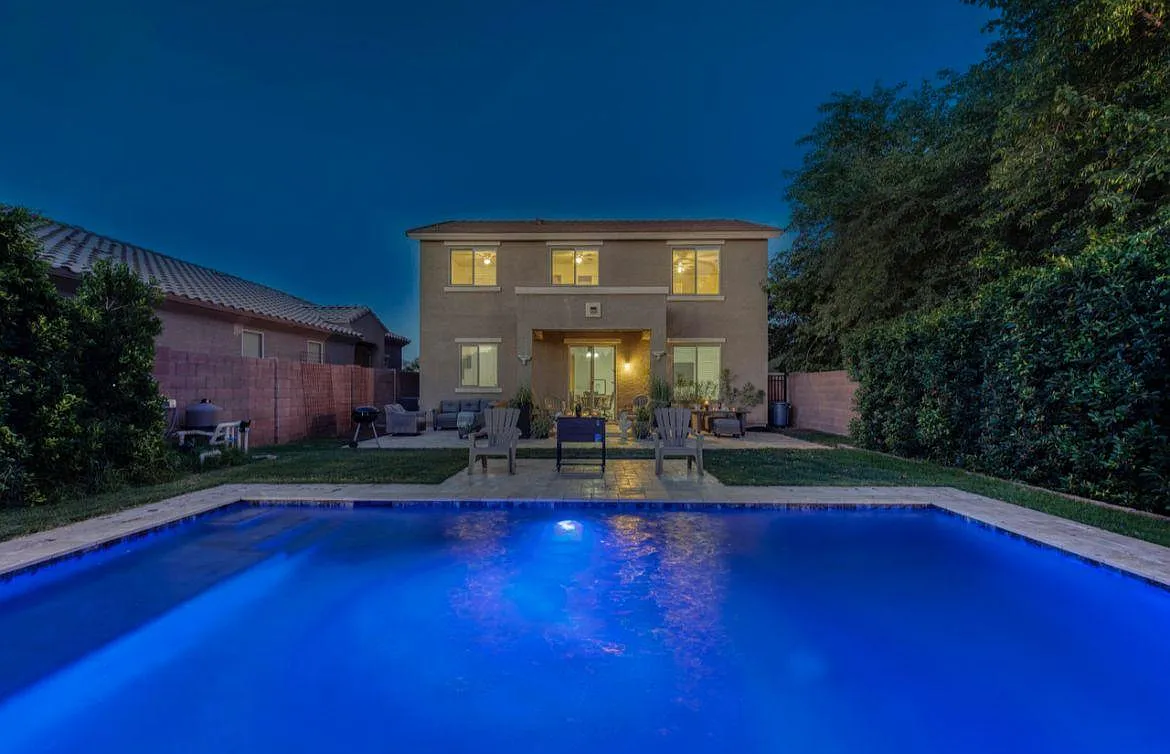 4 bed, 1979 sqft, $2,999 — Photo 4