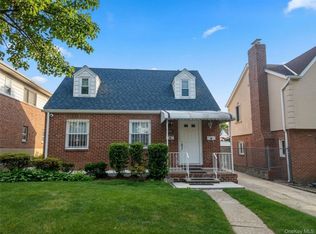 7938 209th St #2, Oakland Gardens, NY 11364