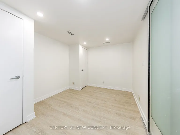 381 Front St W #501 — Photo 10