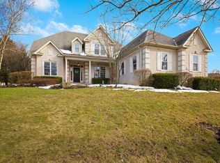 8732 Springflower Dr NW, Pickerington, OH 43147