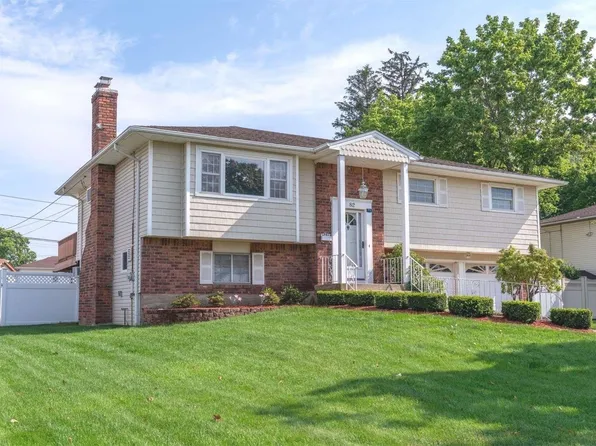 82 Harvest Lane, Commack, NY 11725