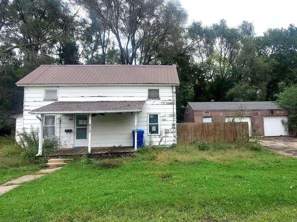 215 6th St SW, Oelwein, IA 50662