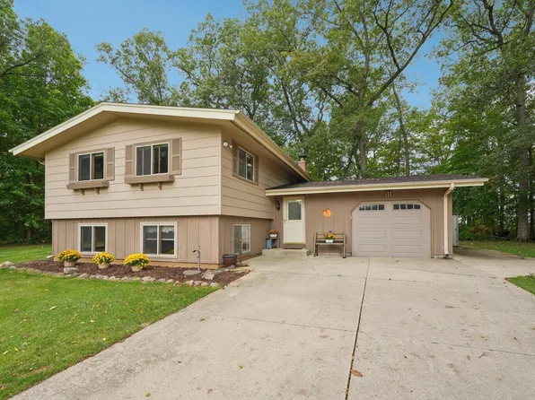 N9669 Shady LANE, Watertown, WI 53094