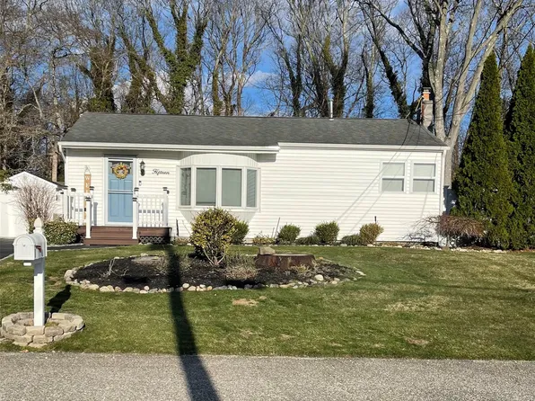 15 Lido Boulevard, Lake Grove, NY 11755