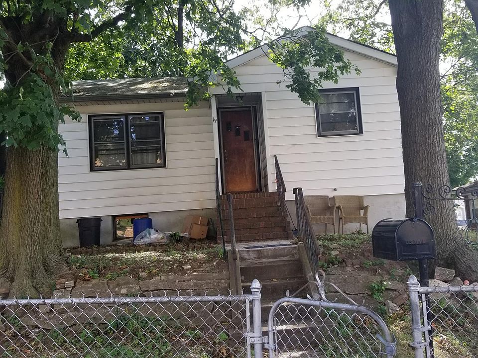 1st image of 19 Hastings St