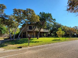 19 Admirals Cir, Morgans Pt Resort, TX 76513