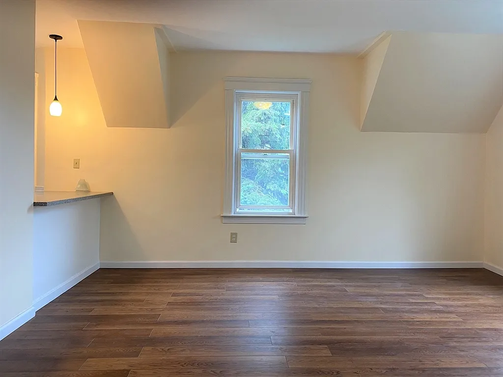 2 bed, 1.0 bath, 1000 sqft, $1,850 — Photo 2