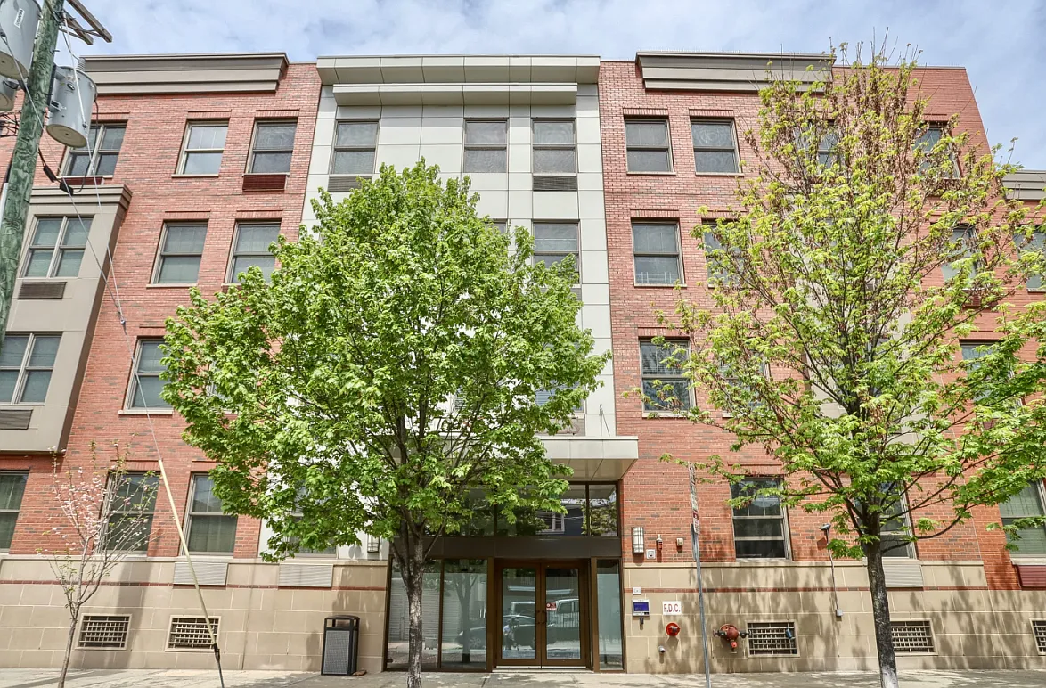 76 St Paul's Avenue — Photo 2