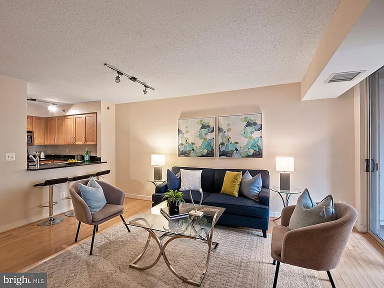7500 Woodmont Ave #510 — Photo 2