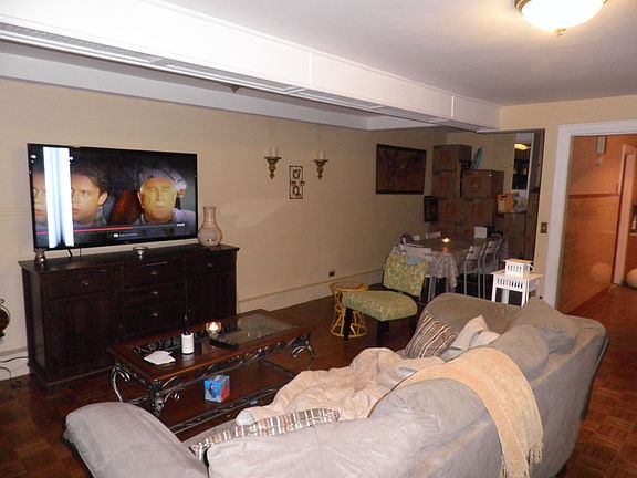 4th image of 1554 Benson Ave