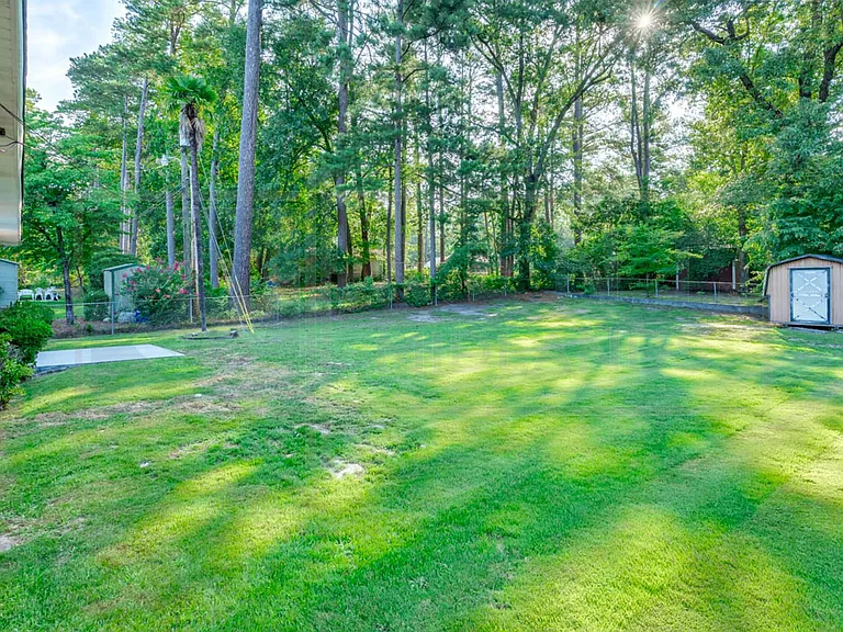 2532 Parkwood Dr — Photo 7