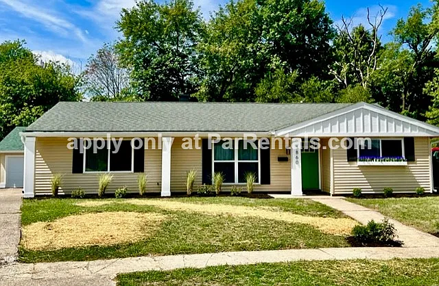 3860 Chateau Dr photo 1