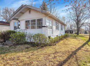 220 S 8th St #A, Herrin, IL 62948