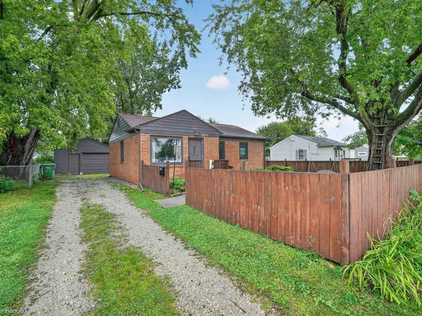 1670 Sager Ave, Waterloo, IA 50701