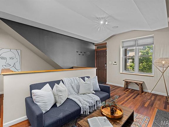 5th image of 3318 Sidney St