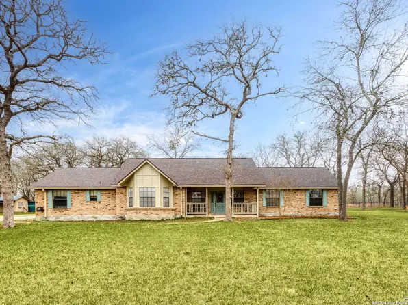 239 Twin Oaks, La Vernia, TX 78121