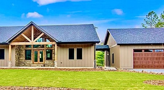 3rd image of 2468 Twisted Oak Rd